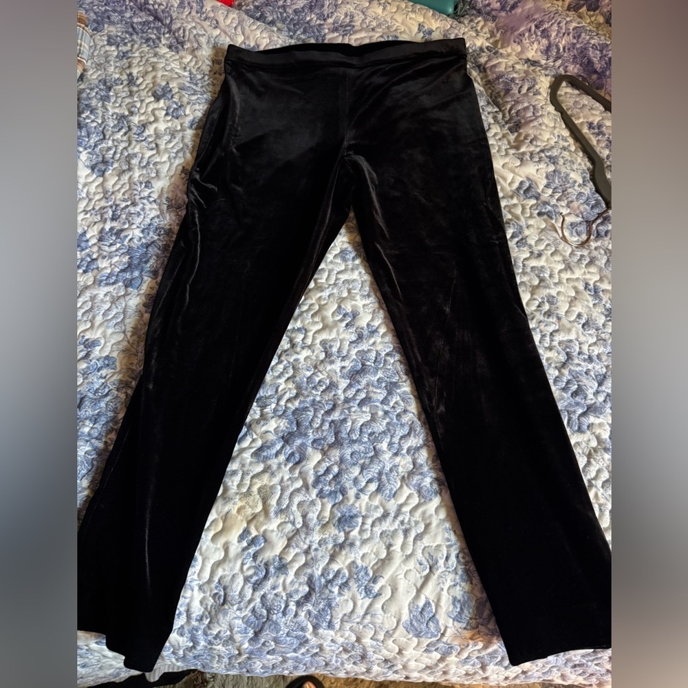 Joan Vass Black Velvet Stretch cropped Pants - Picture 2 of 5